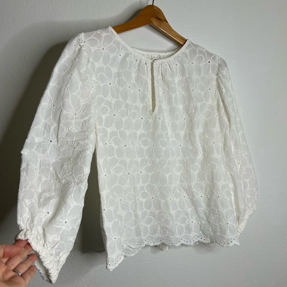 Velvet by Graham & Spencer 100% Cotton Floral Embrodiered Peasant Blouse Cream